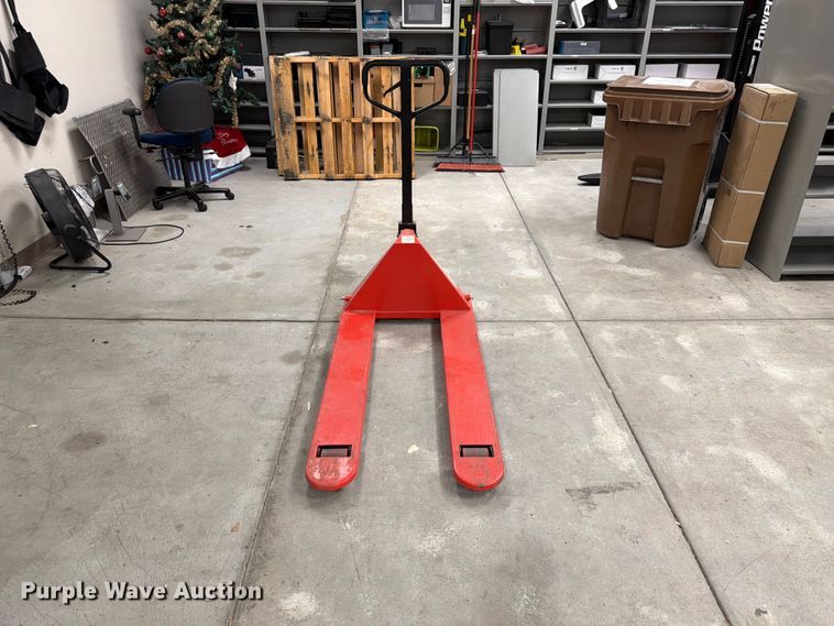 image for item FU0509 2012 Vestil Mfg. L60A pallet jack