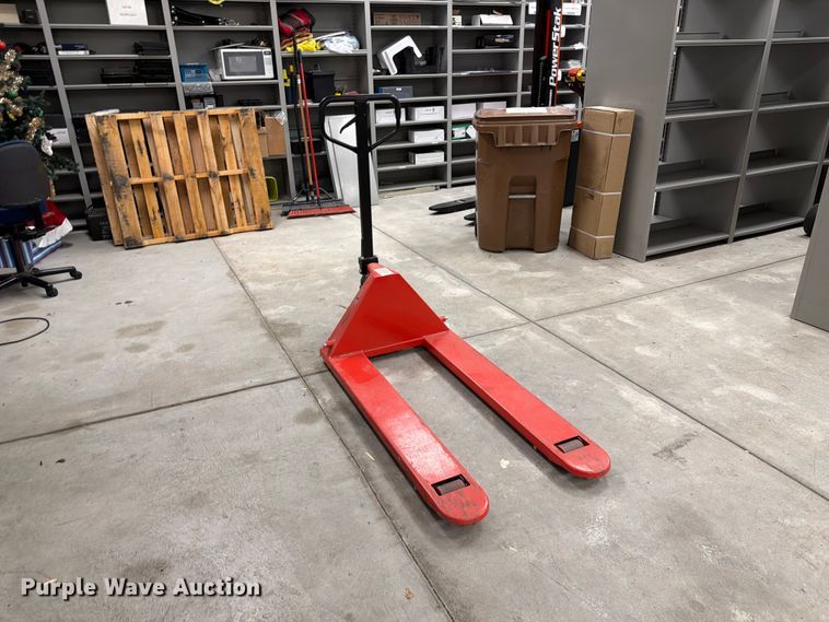 image for item FU0509 2012 Vestil Mfg. L60A pallet jack