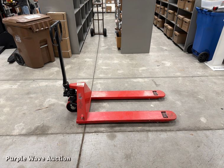 image for item FU0509 2012 Vestil Mfg. L60A pallet jack