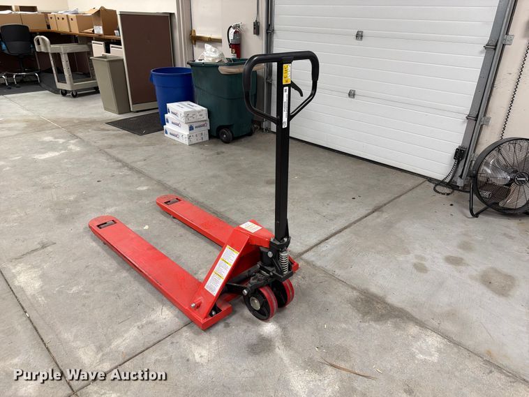 image for item FU0509 2012 Vestil Mfg. L60A pallet jack
