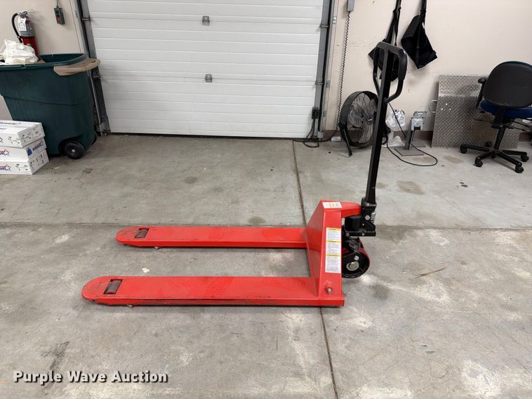 image for item FU0509 2012 Vestil Mfg. L60A pallet jack