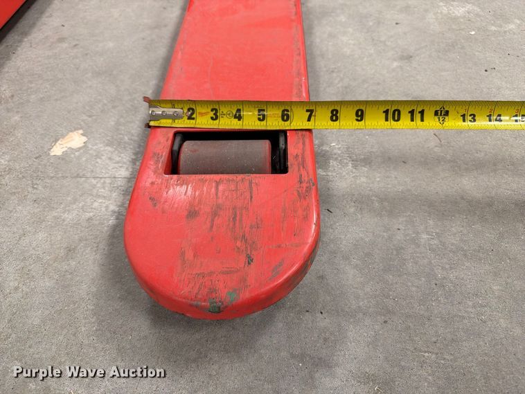 image for item FU0509 2012 Vestil Mfg. L60A pallet jack