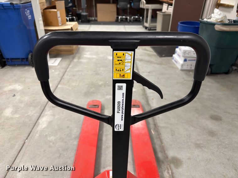 image for item FU0509 2012 Vestil Mfg. L60A pallet jack