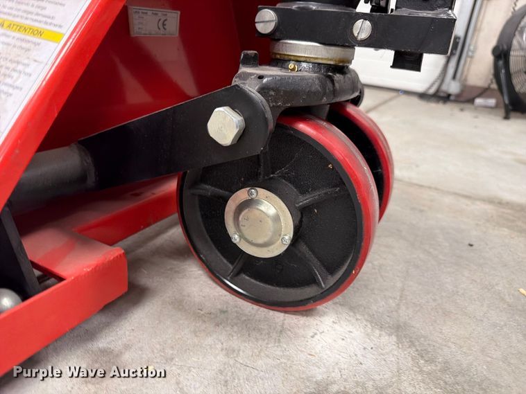 image for item FU0509 2012 Vestil Mfg. L60A pallet jack