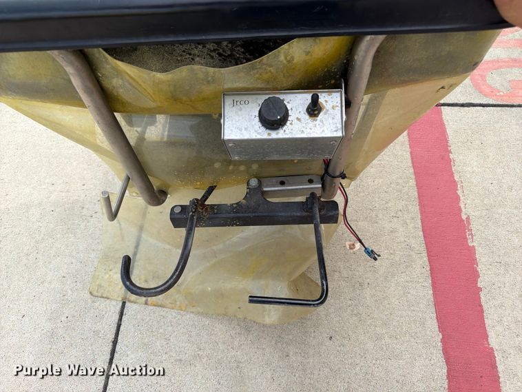 image for item FU0511 JRCO Spreader