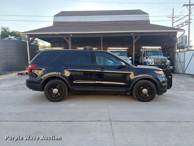 image for item FU4610 2015 Ford Explorer Police SUV
