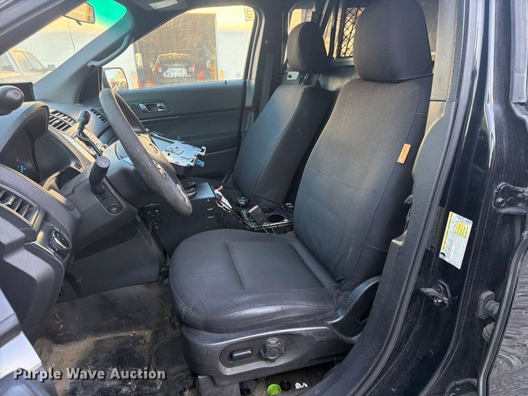 image for item FU4610 2015 Ford Explorer Police SUV