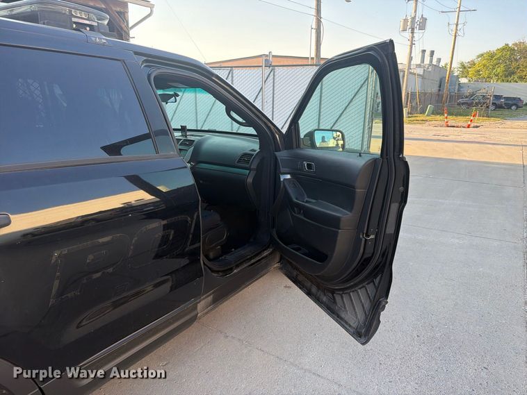 image for item FU4610 2015 Ford Explorer Police SUV