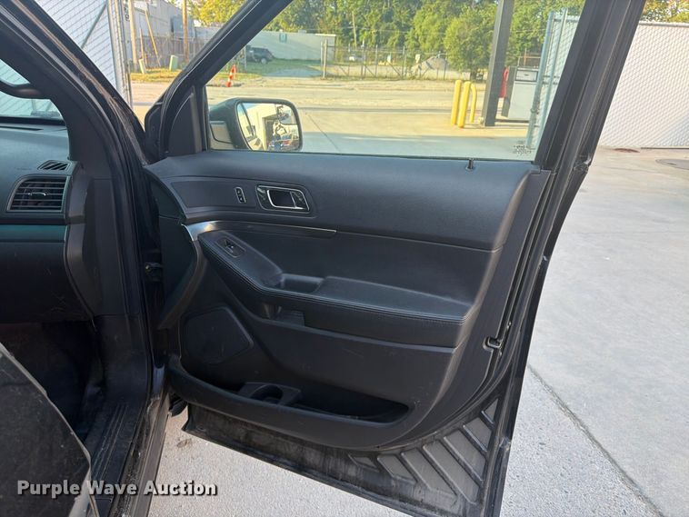 image for item FU4610 2015 Ford Explorer Police SUV