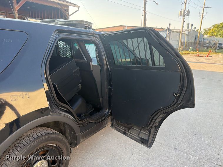 image for item FU4610 2015 Ford Explorer Police SUV