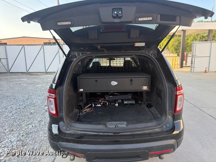 image for item FU4610 2015 Ford Explorer Police SUV