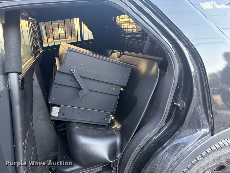 image for item FU4610 2015 Ford Explorer Police SUV