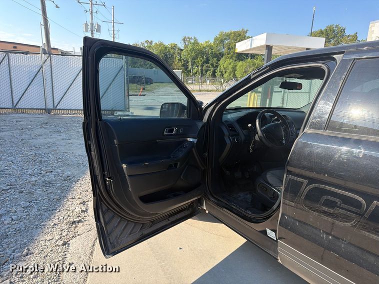 image for item FU4611 2017 Ford Explorer Police SUV