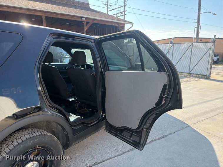 image for item FU4611 2017 Ford Explorer Police SUV