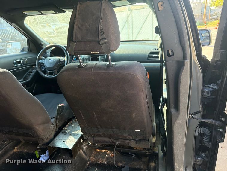 image for item FU4611 2017 Ford Explorer Police SUV