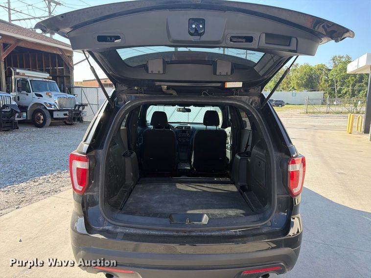 image for item FU4611 2017 Ford Explorer Police SUV