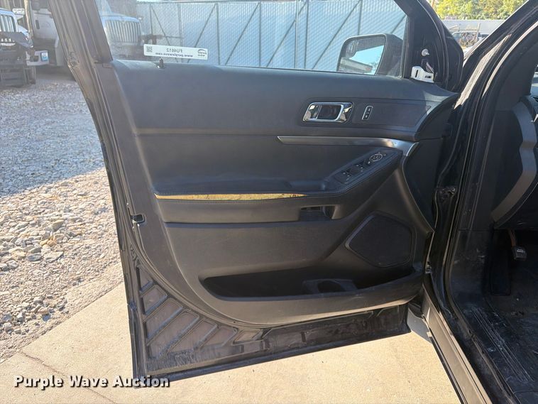 image for item FU4612 2017 Ford Explorer Police SUV