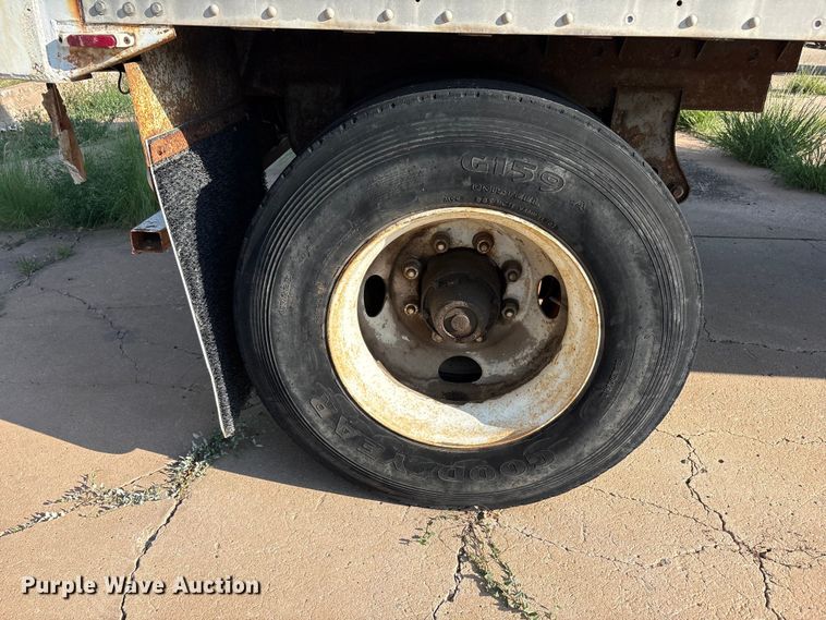 image for item JM9385 1995 Strick dry van trailer