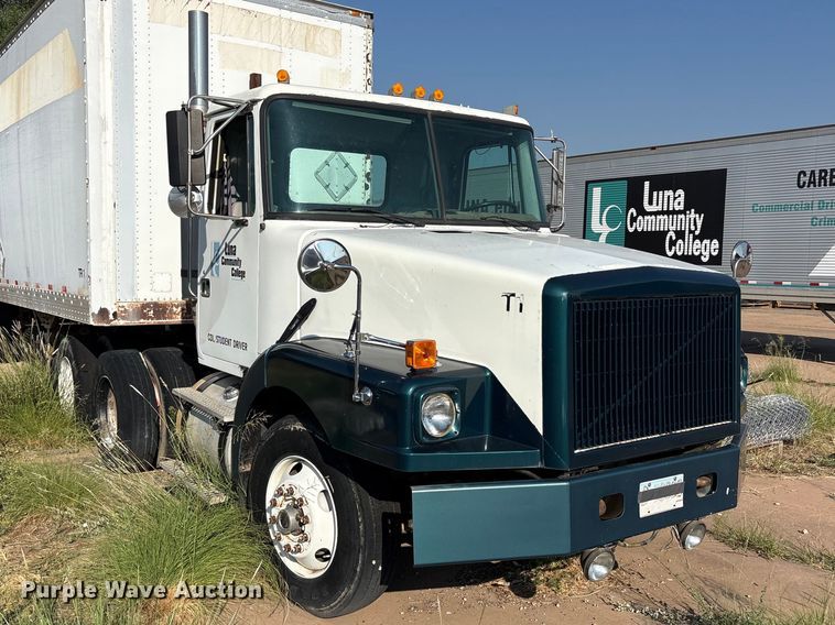 image for item JM9386 1995 White GMC WB semi truck