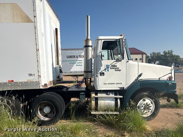 image for item JM9386 1995 White GMC WB semi truck