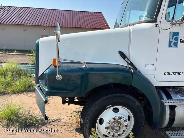 image for item JM9386 1995 White GMC WB semi truck