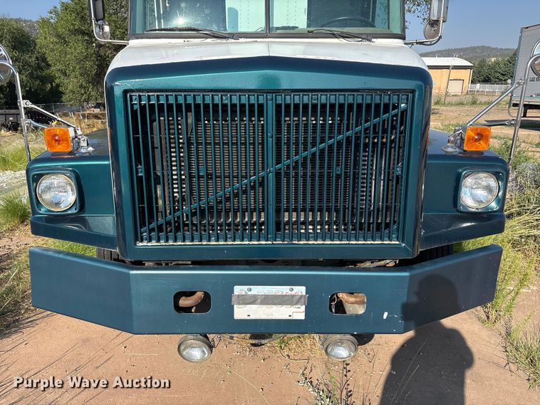image for item JM9386 1995 White GMC WB semi truck