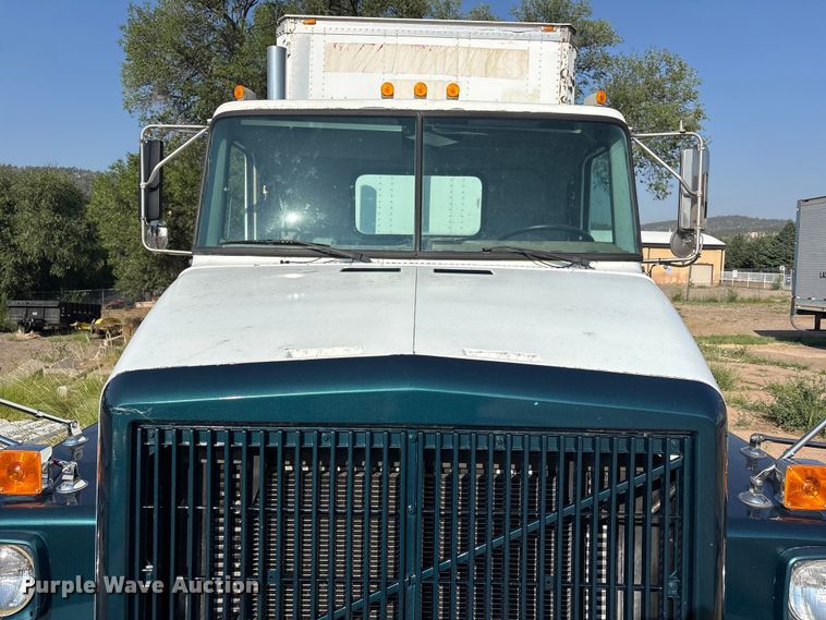 image for item JM9386 1995 White GMC WB semi truck