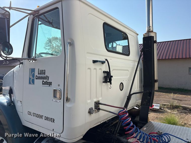 image for item JM9386 1995 White GMC WB semi truck