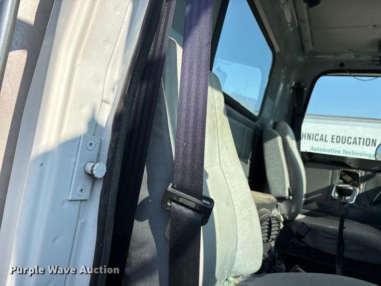image for item JM9386 1995 White GMC WB semi truck