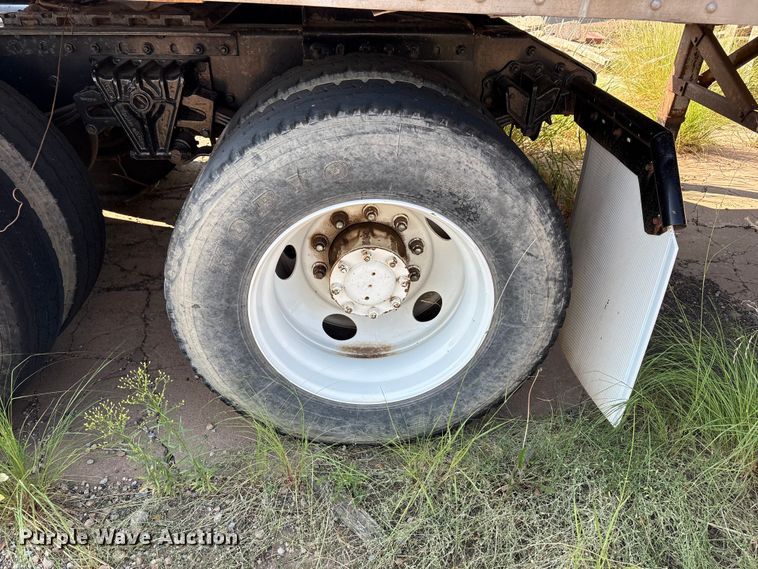 image for item JM9386 1995 White GMC WB semi truck