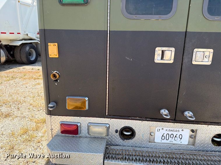 image for item NF9511 2003 Ford E450 Super Duty ambulance