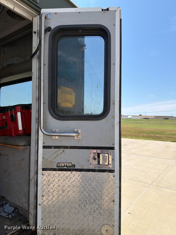 image for item NF9511 2003 Ford E450 Super Duty ambulance