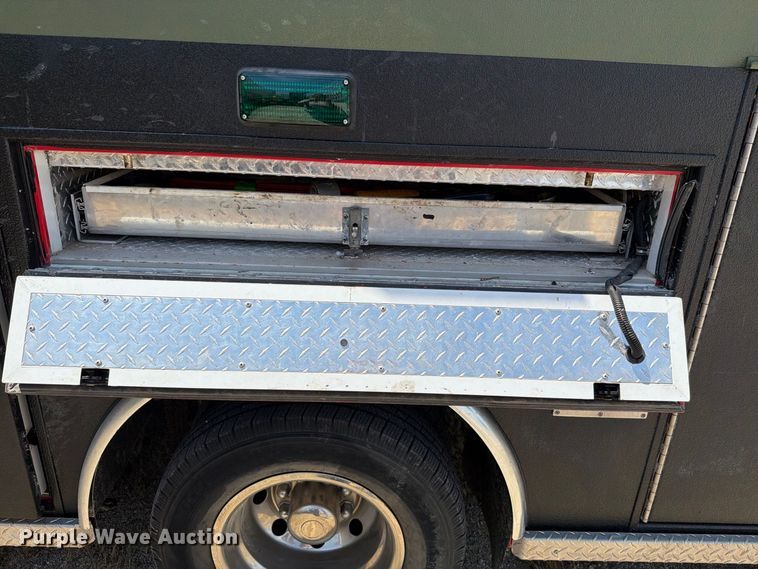 image for item NF9511 2003 Ford E450 Super Duty ambulance