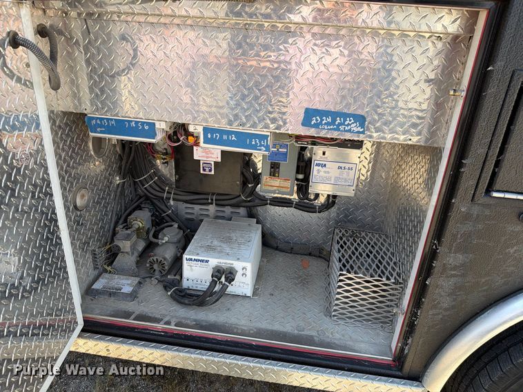 image for item NF9511 2003 Ford E450 Super Duty ambulance