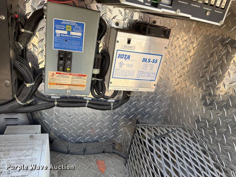 image for item NF9511 2003 Ford E450 Super Duty ambulance