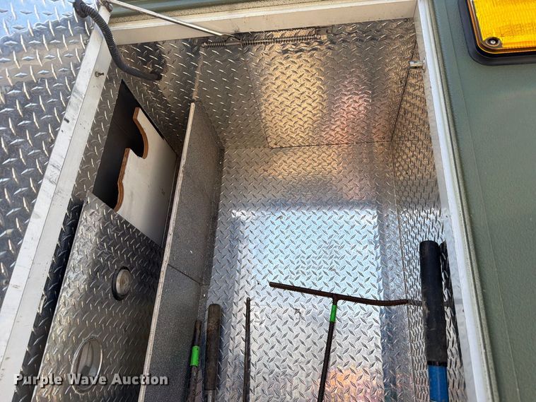 image for item NF9511 2003 Ford E450 Super Duty ambulance