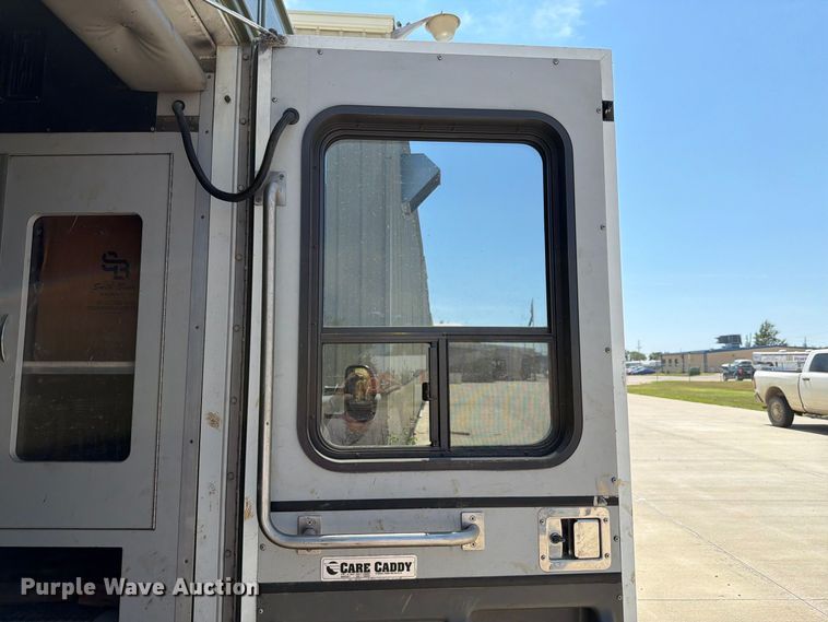 image for item NF9511 2003 Ford E450 Super Duty ambulance