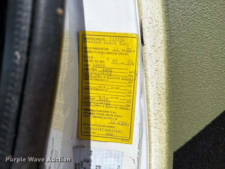 image for item NF9511 2003 Ford E450 Super Duty ambulance