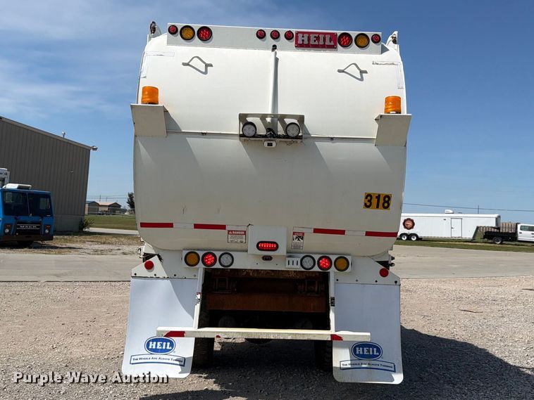 image for item NF9512 2019 Crane Carrier Company LET2 refuse truck
