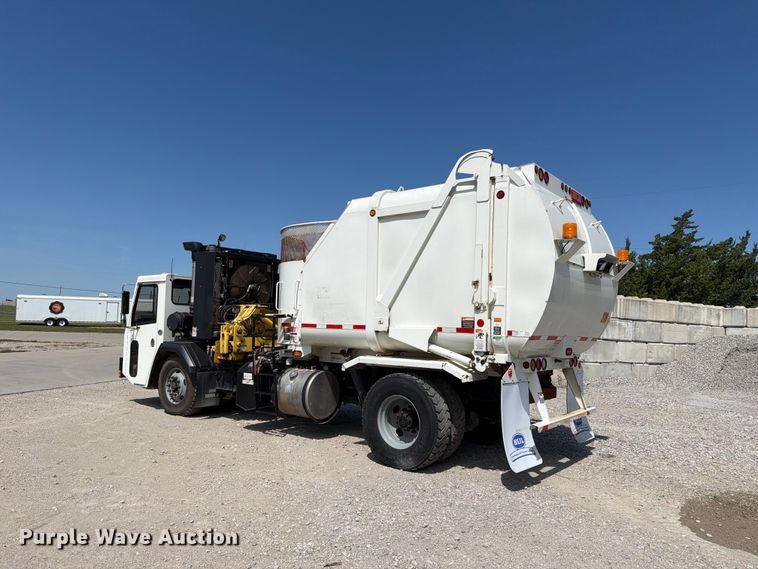 image for item NF9512 2019 Crane Carrier Company LET2 refuse truck