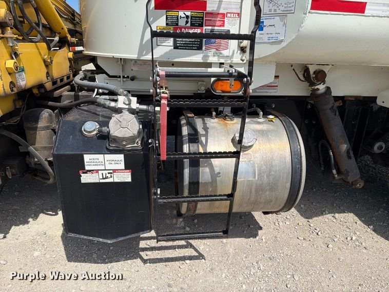 image for item NF9512 2019 Crane Carrier Company LET2 refuse truck
