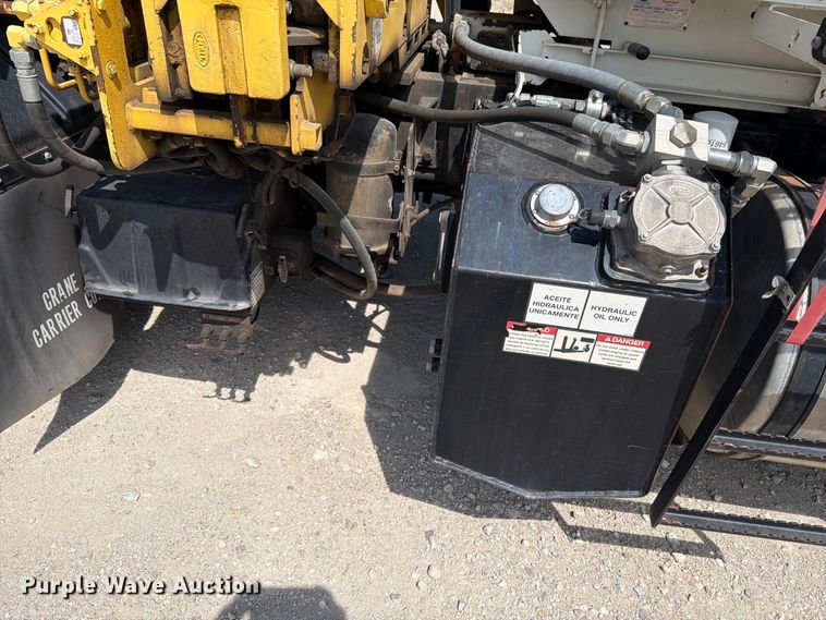 image for item NF9512 2019 Crane Carrier Company LET2 refuse truck