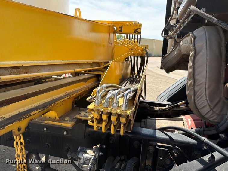 image for item NF9512 2019 Crane Carrier Company LET2 refuse truck