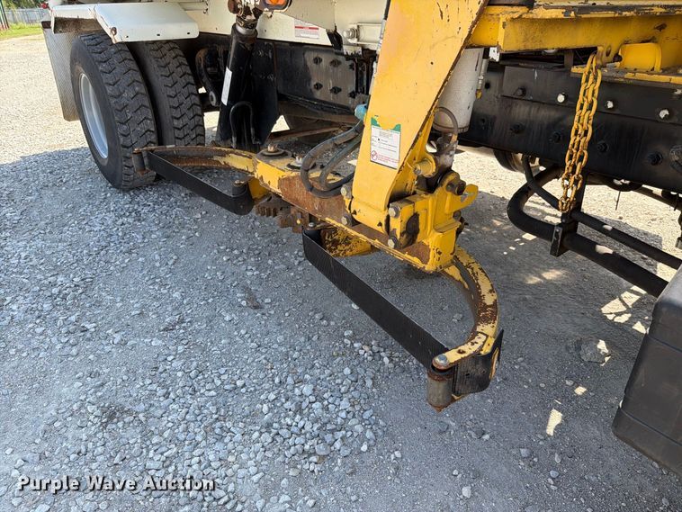 image for item NF9512 2019 Crane Carrier Company LET2 refuse truck