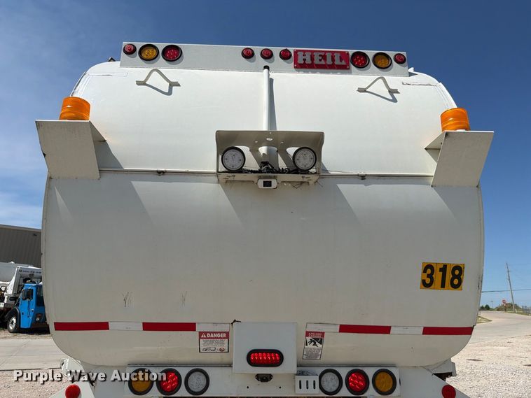 image for item NF9512 2019 Crane Carrier Company LET2 refuse truck