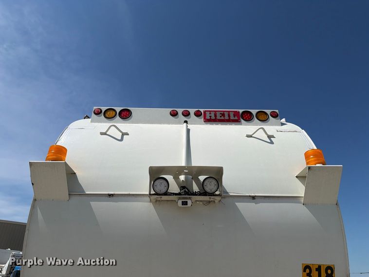 image for item NF9512 2019 Crane Carrier Company LET2 refuse truck