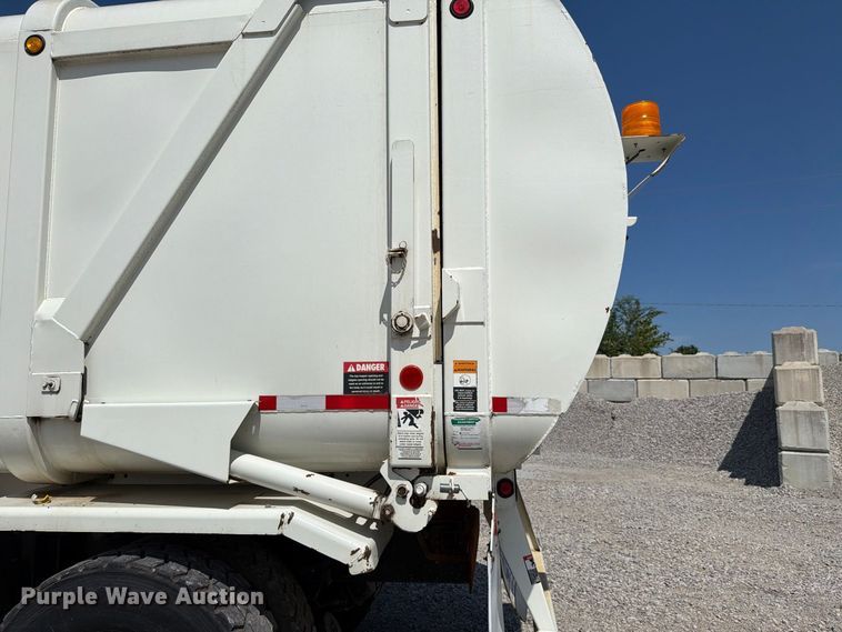image for item NF9512 2019 Crane Carrier Company LET2 refuse truck