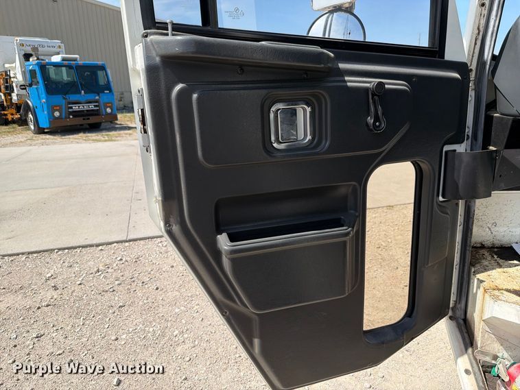 image for item NF9512 2019 Crane Carrier Company LET2 refuse truck