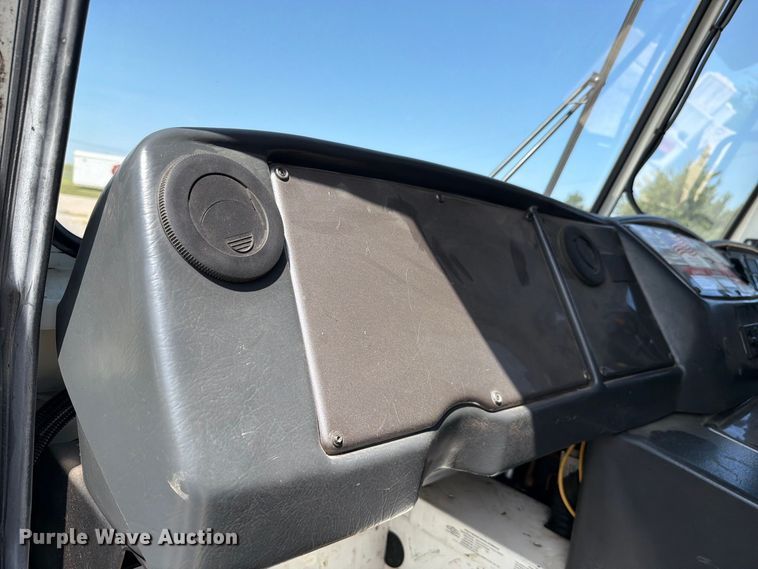 image for item NF9512 2019 Crane Carrier Company LET2 refuse truck