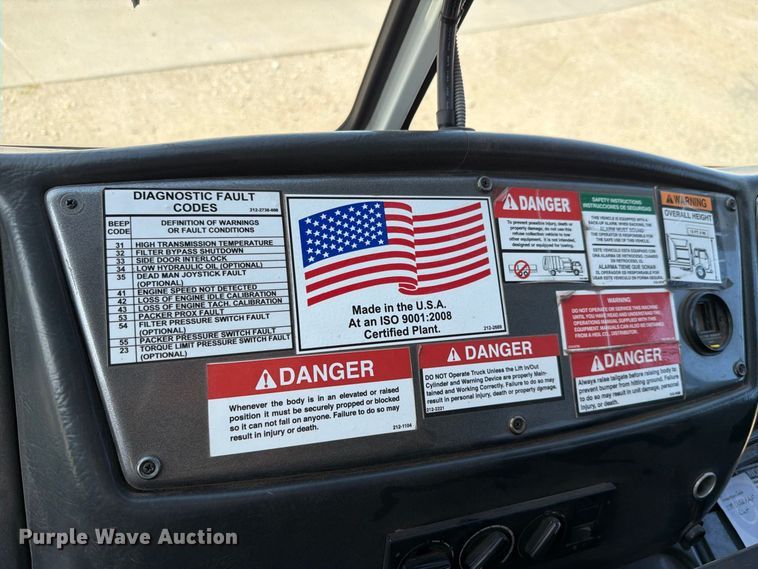 image for item NF9512 2019 Crane Carrier Company LET2 refuse truck